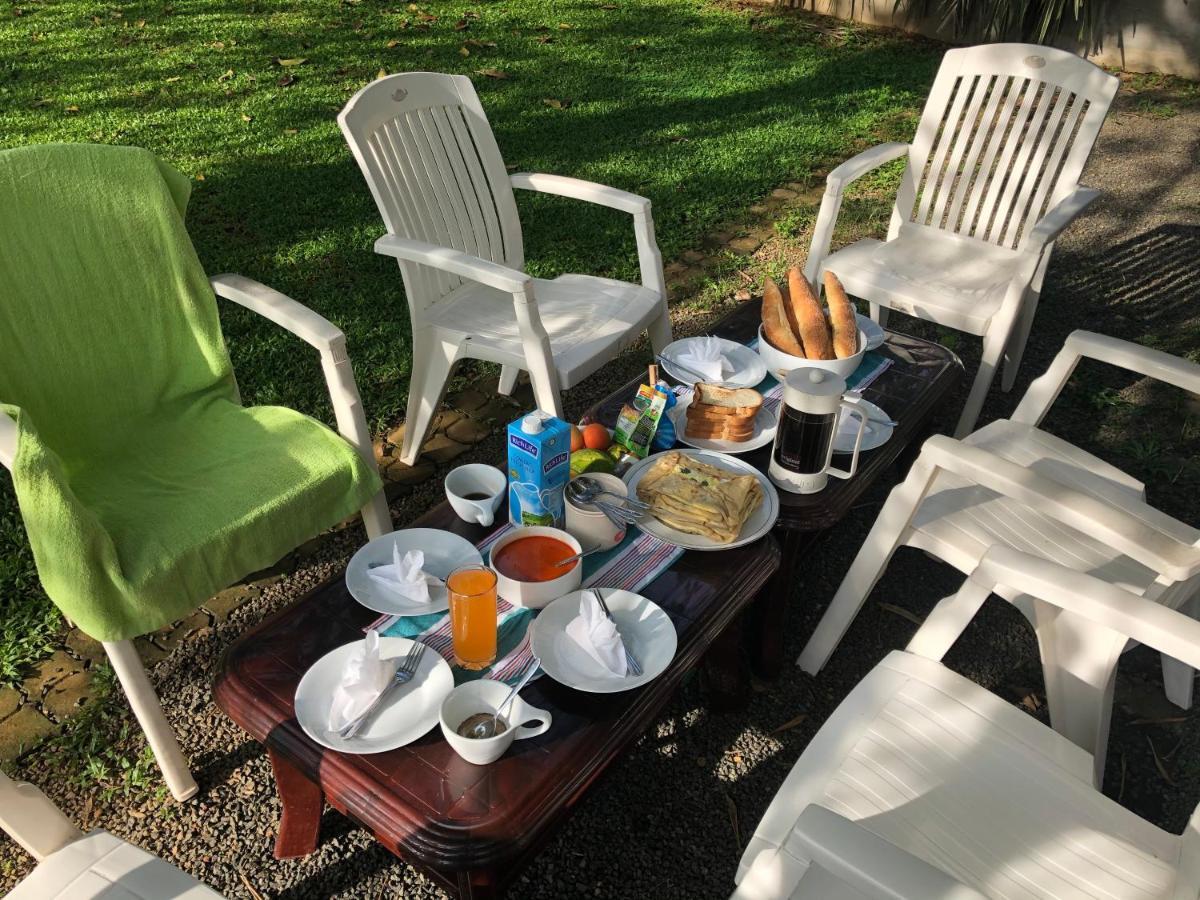 Circus Lagoon Hideaway Bed & Breakfast Dodanduwa Bagian luar foto